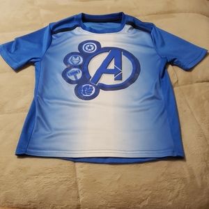 Boys Avengers short/shirt set size 6/7